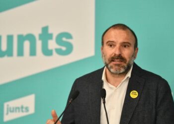 Junts atribuye la crisis de Ceuta a la «ineficacia del Gobierno» y rechaza asumir más migrantes en Cataluña Junts atribuye la crisis de Ceuta a la «ineficacia del Gobierno» y rechaza asumir más migrantes en Cataluña