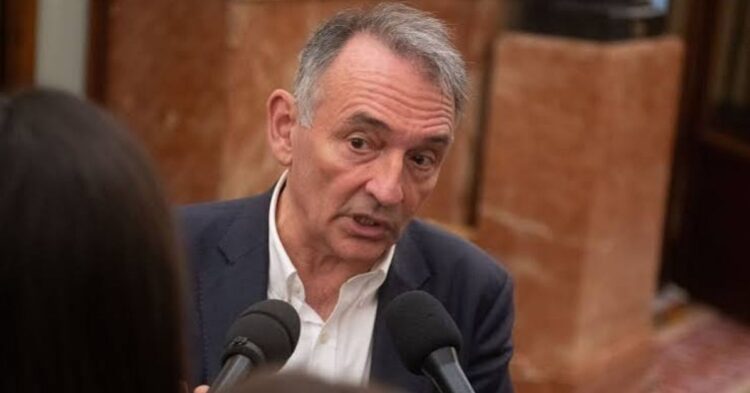 Enrique Santiago (Sumar) niega la colaboración de Marruecos y exige trasladar a los migrantes de Ceuta a la Península Enrique Santiago (Sumar) niega la colaboración de Marruecos y exige trasladar a los migrantes de Ceuta a la Península