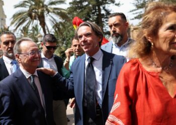 Aznar arremete contra la inacción del Gobierno en Ceuta y reclama un cambio de rumbo: «La soberanía nacional no tiene vacaciones» Aznar arremete contra la inacción del Gobierno en Ceuta y reclama un cambio de rumbo: «La soberanía nacional no tiene vacaciones»