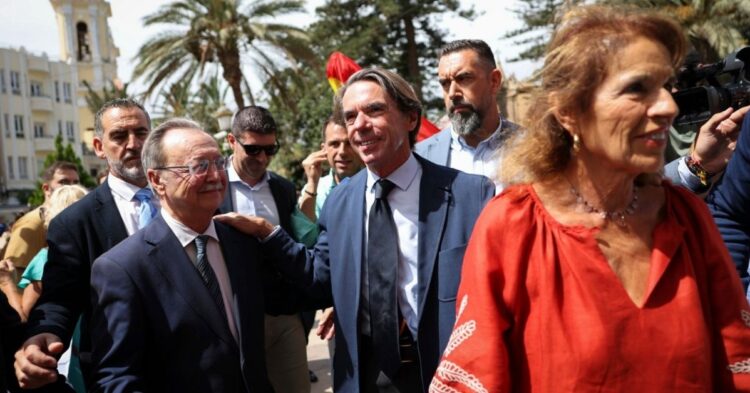 Aznar arremete contra la inacción del Gobierno en Ceuta y reclama un cambio de rumbo: «La soberanía nacional no tiene vacaciones» Aznar arremete contra la inacción del Gobierno en Ceuta y reclama un cambio de rumbo: «La soberanía nacional no tiene vacaciones»