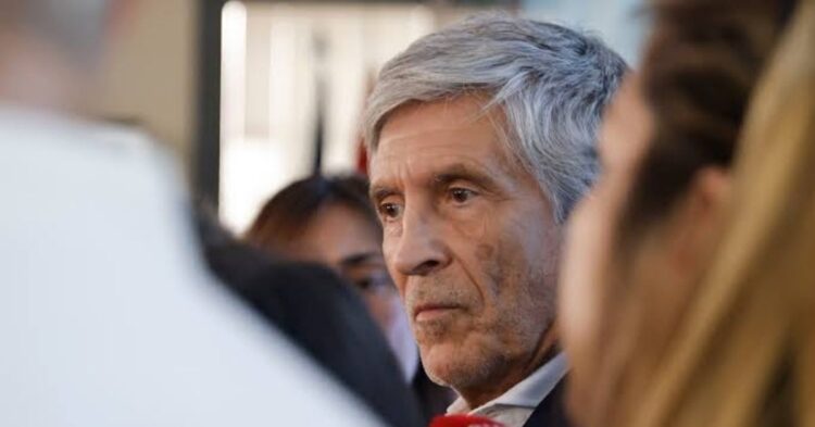 Marlaska cifra en 5.000 los migrantes que permanecen en Ceuta y anuncia 35,5 millones para reforzar los espigones y crear un nuevo centro Marlaska cifra en 5.000 los migrantes que permanecen en Ceuta y anuncia 35,5 millones para reforzar los espigones y crear un nuevo centro