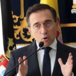 Las declaraciones de Albares desatan la alarma entre los migrantes llegados a nado a Ceuta ante el riesgo inminente de devolución