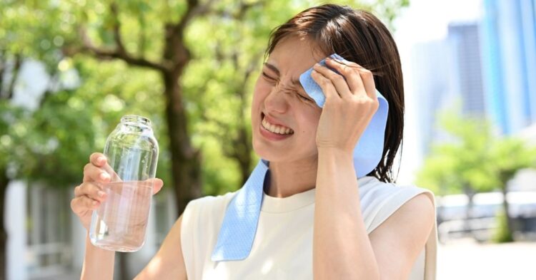 La AEMET alerta de temperaturas de hasta 37 grados y noches tropicales para arrancar la semana de cambio de mes La AEMET alerta de temperaturas de hasta 37 grados y noches tropicales para arrancar la semana de cambio de mes