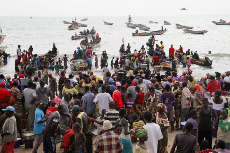 El Gobierno insta a ceutíes a detener la violencia hacia migrantes El Gobierno insta a ceutíes a detener la violencia hacia migrantes