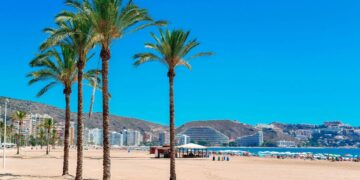 La Guardia Civil investiga el hallazgo de los cadáveres de un matrimonio en el jacuzzi de su vivienda en Cullera