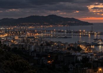Endesa y el Puerto alertan del riesgo de apagón en Ceuta por un campamento Endesa y el Puerto alertan del riesgo de apagón en Ceuta por un campamento