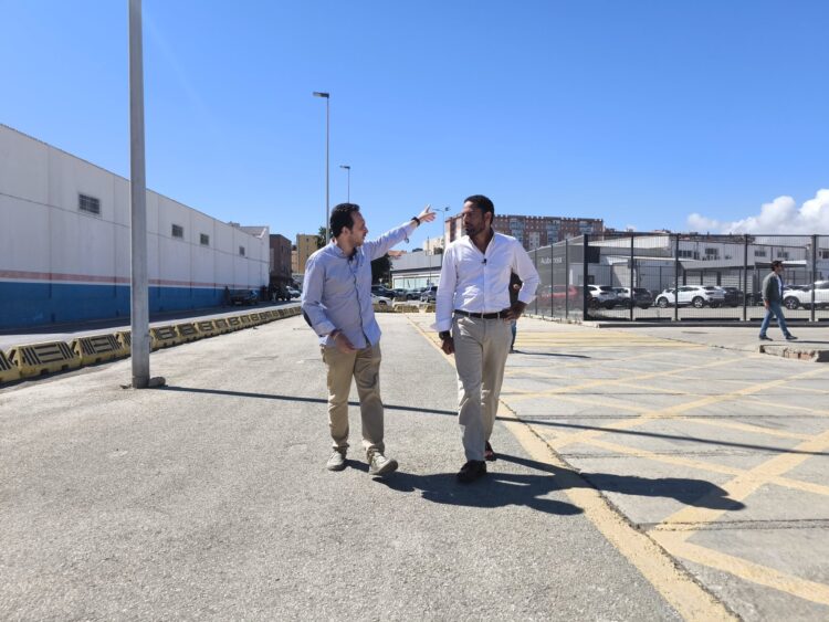 Vox Ceuta recibe al secretario general en su visita
