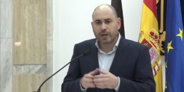 El dimitido jefe de Gabinete en Ceuta desmiente al delegado del Gobierno y sostiene que le transmitió los avisos del CNI