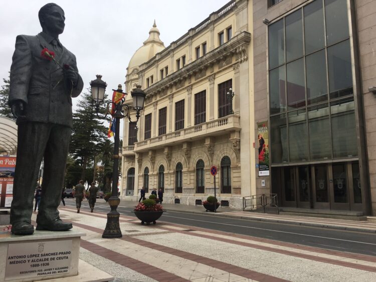Ceuta rinde homenaje a su querido ex alcalde Sánchez Prados