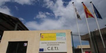 Concluyen los traslados a la Península de los 63 migrantes argelinos exresidentes del CETI de Ceuta