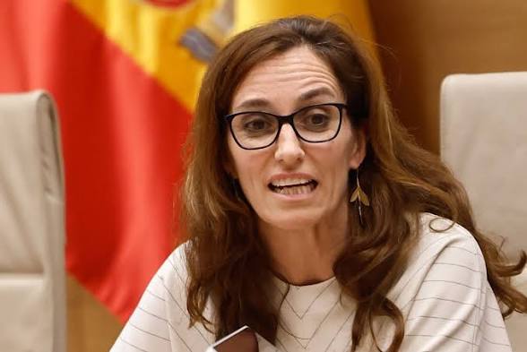 Mónica García insiste en la «normalidad» del hospital de Ceuta y asegura que el verdadero colapso «está en Madrid» Mónica García insiste en la «normalidad» del hospital de Ceuta y asegura que el verdadero colapso «está en Madrid»