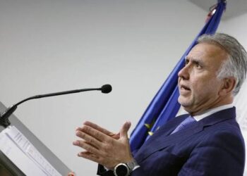 Los abogados de oficio de Ceuta denuncian que el Ministerio del Interior los identifica como «tutores legales» de menores no acompañados