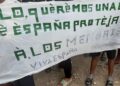 Medio centenar de menores migrantes se concentran en la playa del Trampolín para exigir un puesto en centros de acogida Medio centenar de menores migrantes se concentran en la playa del Trampolín para exigir un puesto en centros de acogida