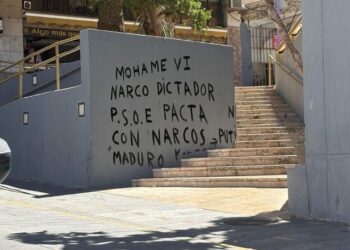 Aparecen pintadas contra Mohamed VI en varios puntos de Ceuta en plena crisis migratoria Aparecen pintadas contra Mohamed VI en varios puntos de Ceuta en plena crisis migratoria