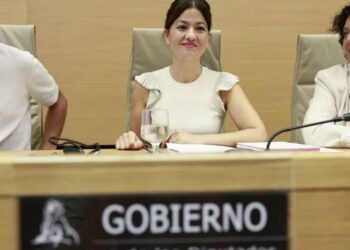 Sira Rego ve «imprescindible» trascolar a la península a los menores de Ceuta y choca con el criterio de Moncloa