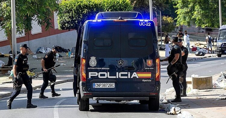 La tensión escala en Ceuta con cinco días de violencia e incidentes en las calles La tensión escala en Ceuta con cinco días de violencia e incidentes en las calles