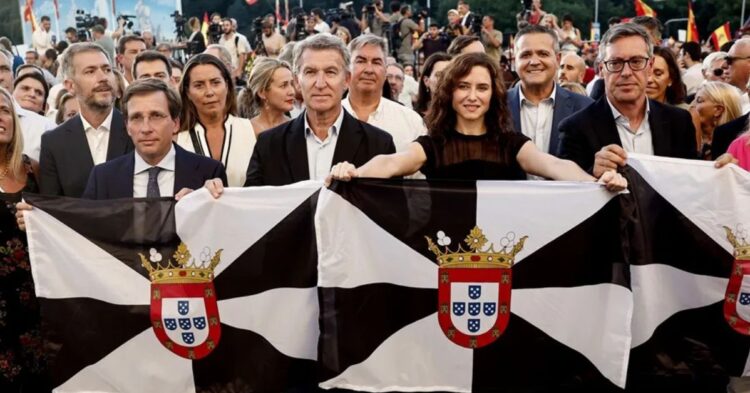 Feijóo acusa al Gobierno de estar “más cerca de Marruecos que de España” por la crisis de Ceuta Feijóo acusa al Gobierno de estar “más cerca de Marruecos que de España” por la crisis de Ceuta