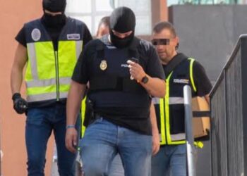 Detenida una mujer en Ceuta tras la muerte por apuñalamiento de un joven en su vivienda de Poblado Regulares Detenida una mujer en Ceuta tras la muerte por apuñalamiento de un joven en su vivienda de Poblado Regulares