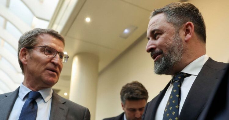 Feijóo y Abascal unen fuerzas frente al Gobierno en una protesta por la crisis de Ceuta