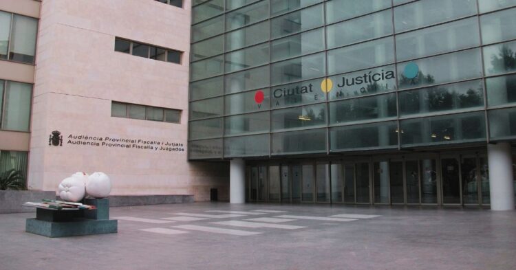 Juzgan en Valencia a un octogenario acusado de agredir sexualmente a cinco nietos Juzgan en Valencia a un octogenario acusado de agredir sexualmente a cinco nietos
