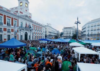 JUPOL critica la permanencia del asentamiento ilegal en la Puerta del Sol y señala al delegado del Gobierno en Madrid JUPOL critica la permanencia del asentamiento ilegal en la Puerta del Sol y señala al delegado del Gobierno en Madrid