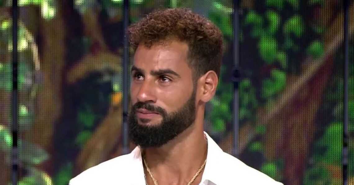 Asraf Beno destapa la decisión que tomó en su boda con Isa Pantoja tras el distanciamiento de la tonadillera Asraf Beno destapa la decisión que tomó en su boda con Isa Pantoja tras el distanciamiento de la tonadillera