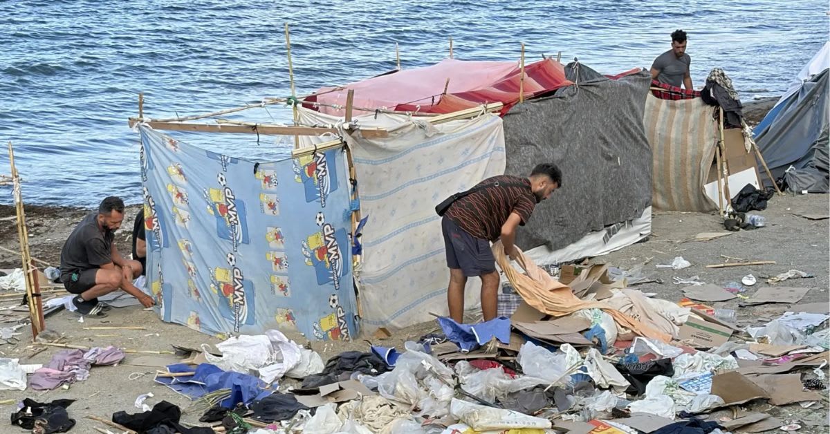 Ceuta vallará la zona de Benítez desalojada para evitar nuevos asentamientos y proteger la desaladora Ceuta vallará la zona de Benítez desalojada para evitar nuevos asentamientos y proteger la desaladora