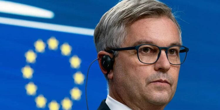 El comisario europeo de Interior reafirma que la frontera de Ceuta es «la frontera común de la Unión Europea»