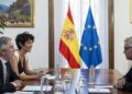 Bruselas presiona en privado al Gobierno de Sánchez para impedir traslados de migrantes desde Ceuta a la Península