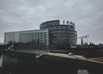El Parlamento Europeo pide una investigación independiente sobre la crisis de Ceuta y reclama esclarecer la planificación de la entrada masiva El Parlamento Europeo pide una investigación independiente sobre la crisis de Ceuta y reclama esclarecer la planificación de la entrada masiva