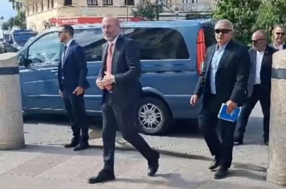 Manfred Weber muestra apoyo a trabajadores de Ceuta