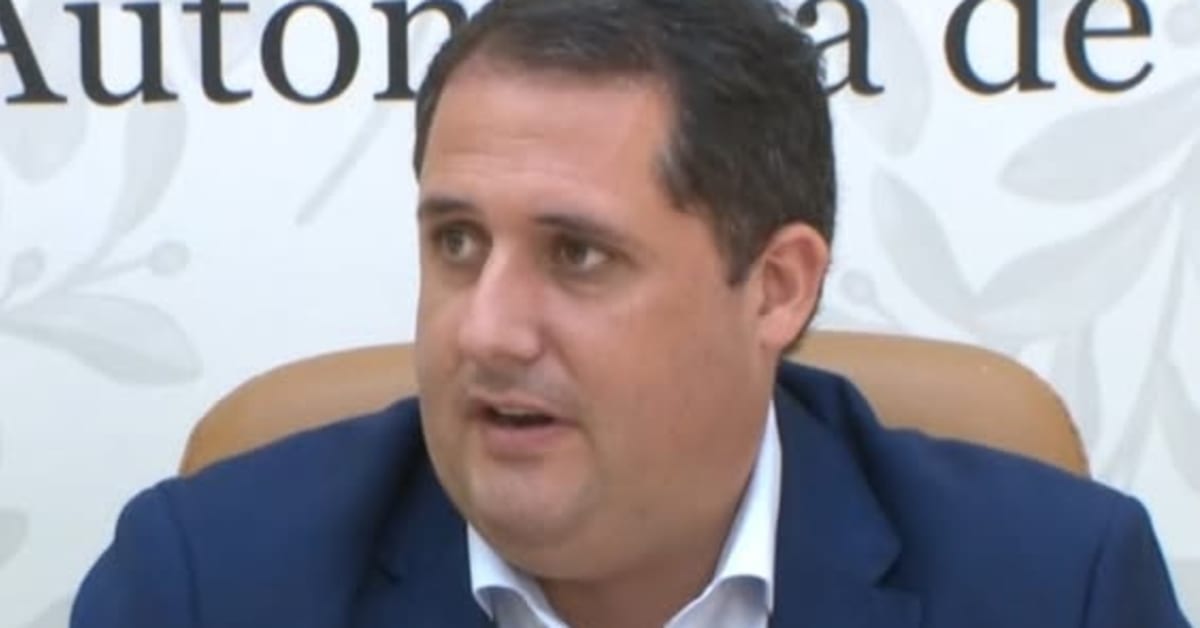 Gobierno de Ceuta instala boyas en la playa del Tarajal