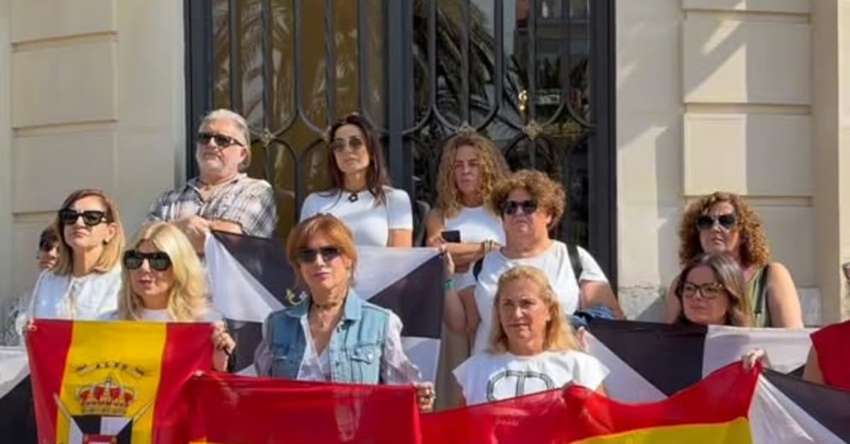 Ceuta celebra un minuto de silencio por la grave situación