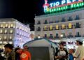 Cientos de personas acampan en la Puerta del Sol en protesta por la crisis de la vivienda