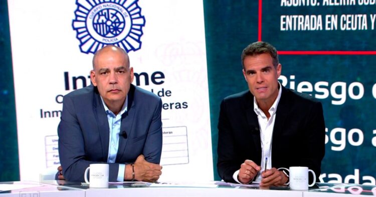Un testigo en ‘Código 10’ señala a la inteligencia marroquí tras coordinar el asalto masivo a Ceuta por WhatsApp Un testigo en ‘Código 10’ señala a la inteligencia marroquí tras coordinar el asalto masivo a Ceuta por WhatsApp