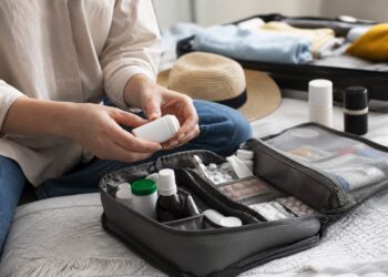 Cómo preparar un botiquín de viaje útil y saber qué revisar antes de salir