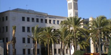 Condenados a dos años de prisión por tráfico de inmigrantes en Almería Condenados a dos años de prisión por tráfico de inmigrantes en Almería