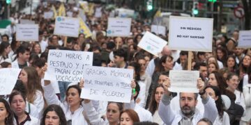 Convocatoria de huelga indefinida de médicos del Sistema Nacional de Salud a partir del 28 de octubre Convocatoria de huelga indefinida de médicos del Sistema Nacional de Salud a partir del 28 de octubre