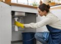 Cómo evitar atascos y malos olores en los desagües: hábitos sencillos para todo el hogar Cómo evitar atascos y malos olores en los desagües: hábitos sencillos para todo el hogar