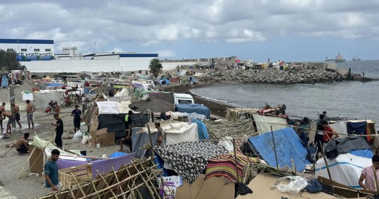 La Ciudad exige el desalojo urgente del asentamiento de migrantes junto a la desalinizadora La Ciudad exige el desalojo urgente del asentamiento de migrantes junto a la desalinizadora