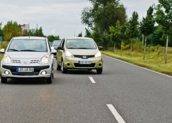La DGT cambia las reglas de los adelantamientos desde octubre: estas son las multas de 200 euros que pueden afectar a los conductores La DGT cambia las reglas de los adelantamientos desde octubre: estas son las multas de 200 euros que pueden afectar a los conductores