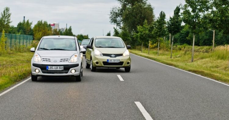 La DGT cambia las reglas de los adelantamientos desde octubre: estas son las multas de 200 euros que pueden afectar a los conductores La DGT cambia las reglas de los adelantamientos desde octubre: estas son las multas de 200 euros que pueden afectar a los conductores