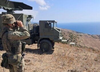 El Ejército despliega artillería de costa en Cádiz para reforzar la vigilancia del flanco sur de España El Ejército despliega artillería de costa en Cádiz para reforzar la vigilancia del flanco sur de España
