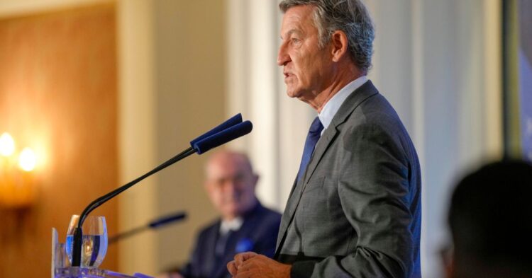 Feijóo acusa a Sánchez de desproteger a España ante una «agresión consentida o impulsada por Marruecos» Feijóo acusa a Sánchez de desproteger a España ante una «agresión consentida o impulsada por Marruecos»