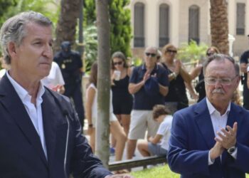 Feijóo internacionaliza la crisis de Ceuta con Manfred Weber y blindaje total a Juan Vivas: «A Vivas hay que darle las gracias» Feijóo internacionaliza la crisis de Ceuta con Manfred Weber y blindaje total a Juan Vivas: «A Vivas hay que darle las gracias»