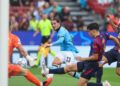 El Feyenoord reclamó un penalti de Cubarsí con 1-0 que el árbitro y el VAR ignoraron antes del segundo gol del Barcelona