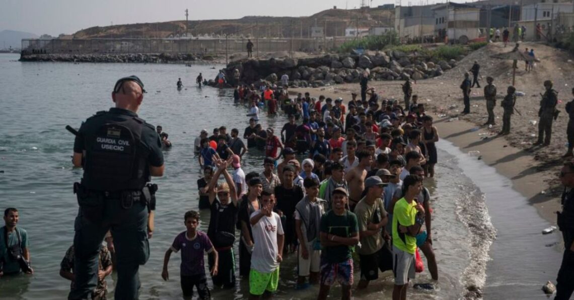 La Eurocámara define como «invasión» los sucesos de Ceuta con el respaldo de la derecha y el rechazo de la izquierda La Eurocámara define como «invasión» los sucesos de Ceuta con el respaldo de la derecha y el rechazo de la izquierda