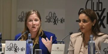 La diplomática de Israel desvincula a su país de la crisis de Ceuta y avisa al Gobierno: «No trabajar en defensa con nosotros tiene un precio» La diplomática de Israel desvincula a su país de la crisis de Ceuta y avisa al Gobierno: «No trabajar en defensa con nosotros tiene un precio»