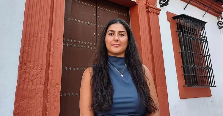 Julia Cejudo, con 23 años, se convierte en la notaria más joven de España tras obtener el segundo mejor puesto en la oposición Julia Cejudo, con 23 años, se convierte en la notaria más joven de España tras obtener el segundo mejor puesto en la oposición