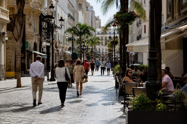La calle Real de Ceuta: comercio, historia y vida La calle Real de Ceuta: comercio, historia y vida